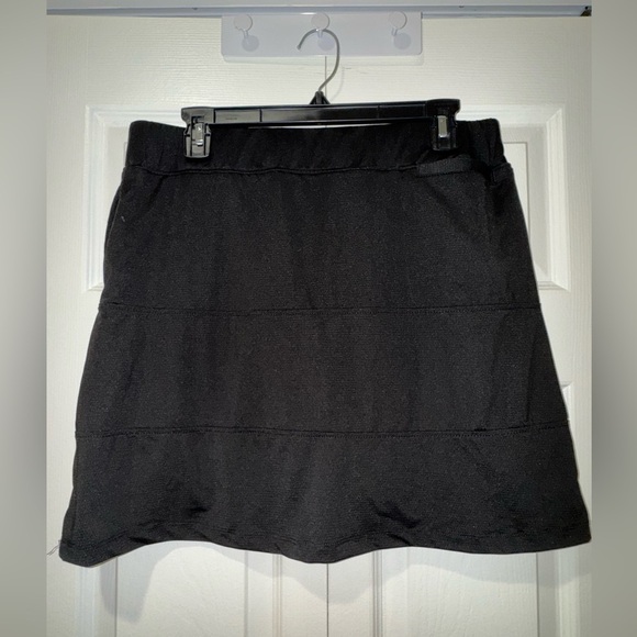 Court Haley Women's 17" Solid Golf Skort. Size Large. Worn once. - Picture 2 of 9